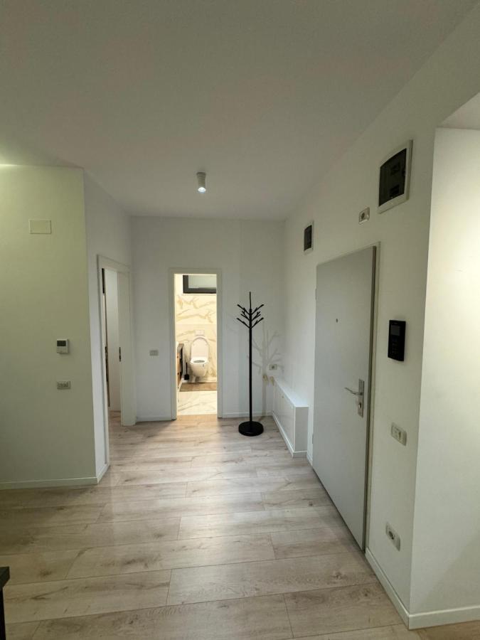 Warm Hotel Apartment Bucharest Exterior photo